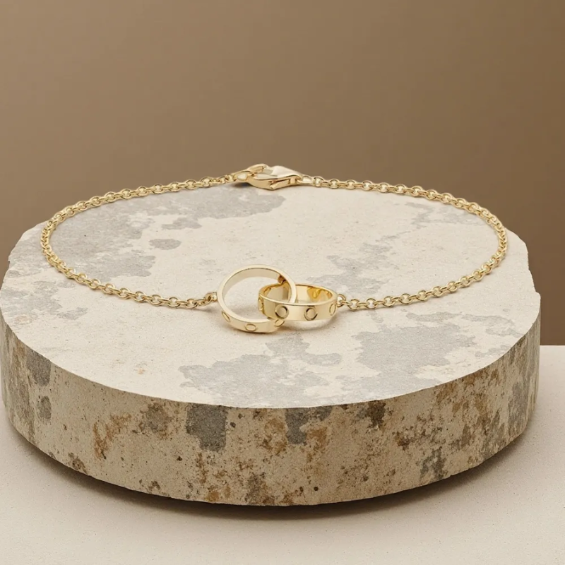 Classic Interlocking Double Ring Bracelet | Elegant Engraved Motif Chain