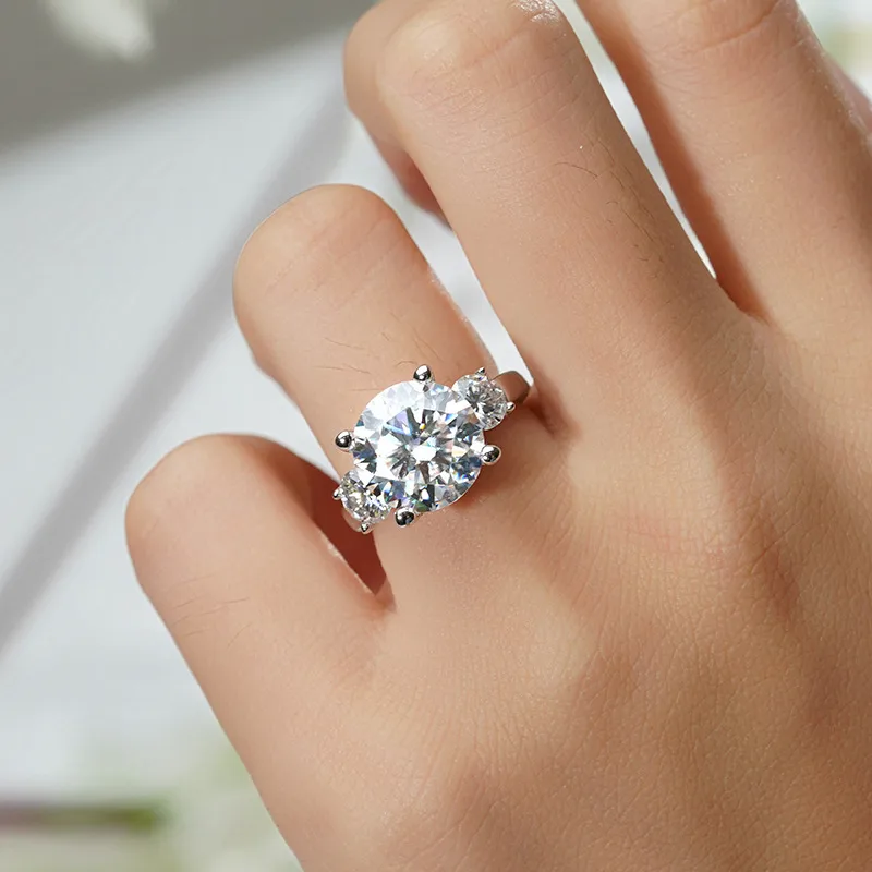 925 Sterling Silver Round Moissanite Engagement Ring for Women | Colorless DEF Brilliant Cut