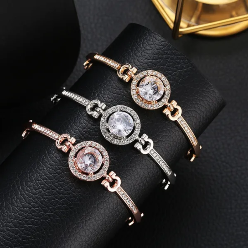 Elegant Sparkle Halo Charm Bracelet – Round Cut Crystal Solitaire Bangle for Women